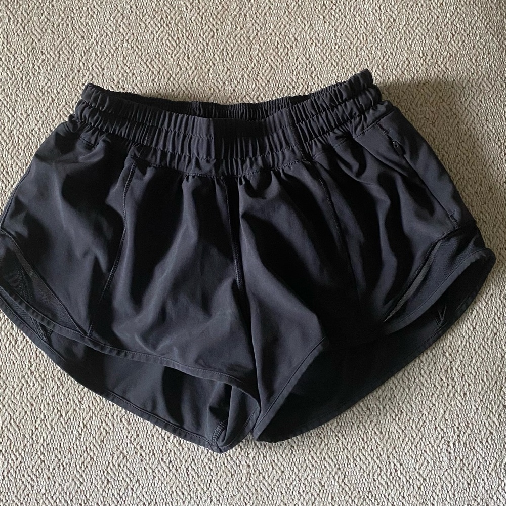 Lululemon Hotty Hot Low Rise Short 2.5"